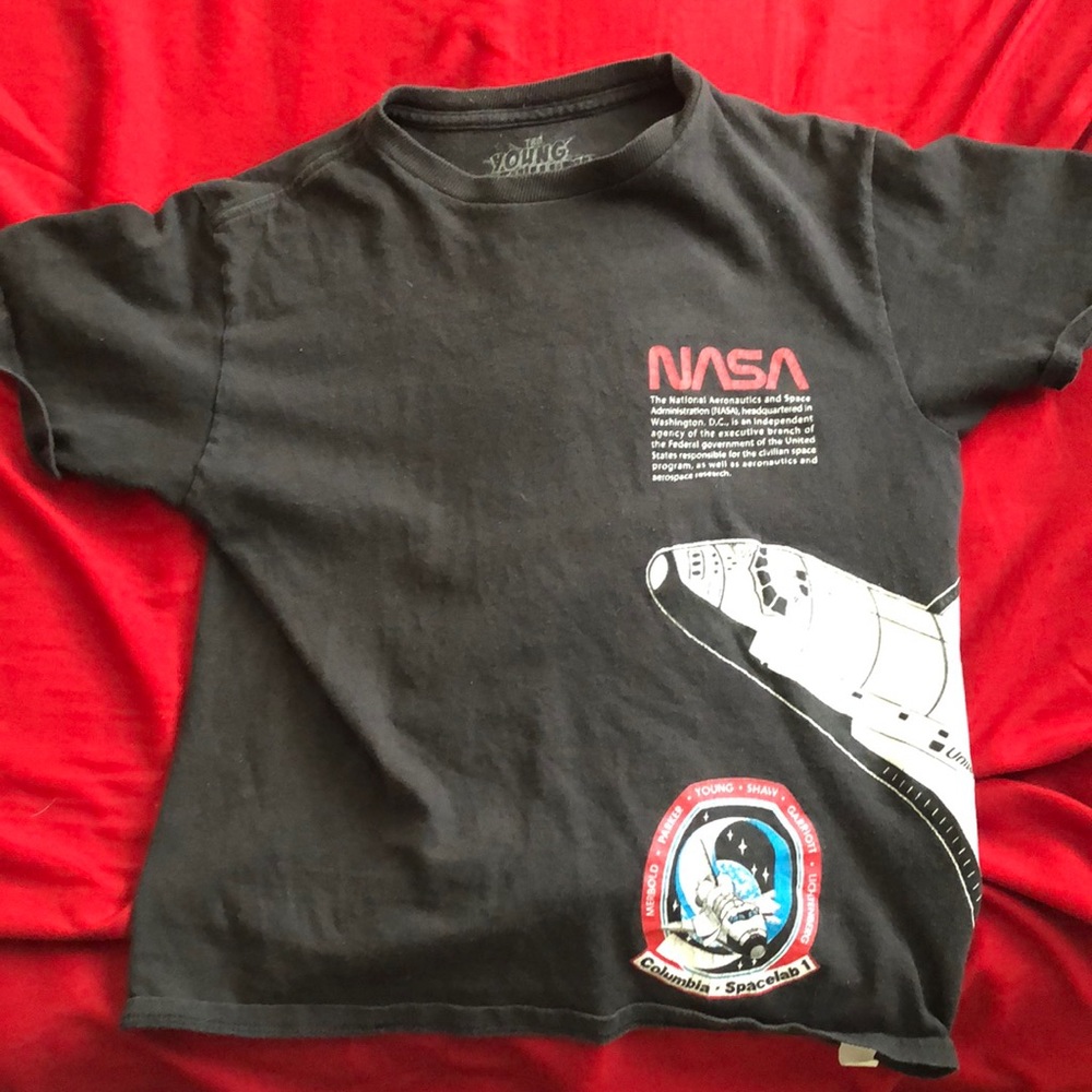 Black nasa tee shirt kids size 12
